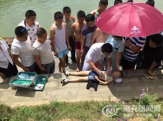 小女孩小男孩溺水关于小女孩和小男孩溺水的情况，这是一个非常严重的问题，需要立即采取行动。